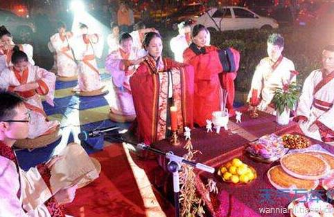 中秋节的习俗有哪些:中秋节十大传统风俗解读 中秋节的习俗有哪些:中秋节十大传统风俗解读