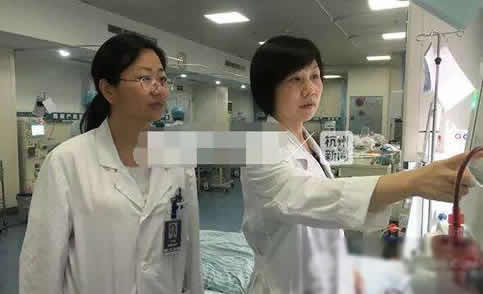 丈夫病危妻子微笑：病危一次又一次下发太太却异常冷静