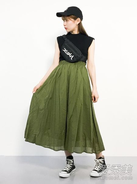 黑色无袖上衣怎么搭配：3款搭配图片女神超爱