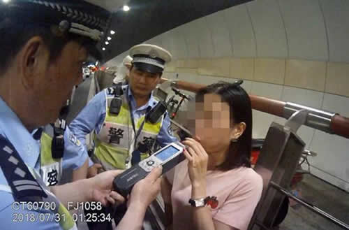 姑娘醉驾被查怀孕：自己怀孕却不知还酒驾（图）