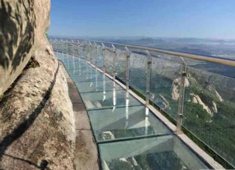 空中玻璃走廊：中国十大空中玻璃走廊景点图片及简介