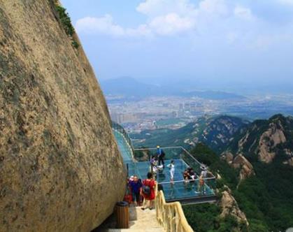 空中玻璃走廊：中国十大空中玻璃走廊景点图片及简介