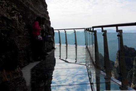 空中玻璃走廊：中国十大空中玻璃走廊景点图片及简介