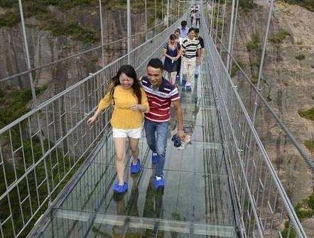 世界十大空中玻璃走廊：现实中的空中漫步（图）