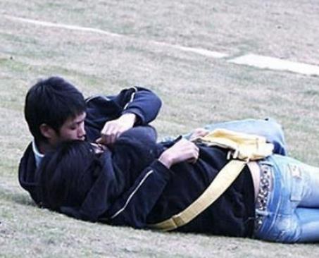 奇葩的野战盘点：一次有效增进感情的野战（图）