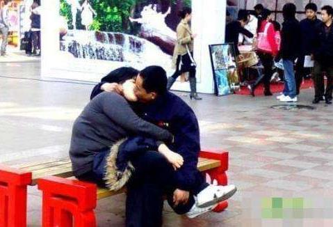 奇葩的野战盘点：一次有效增进感情的野战（图）