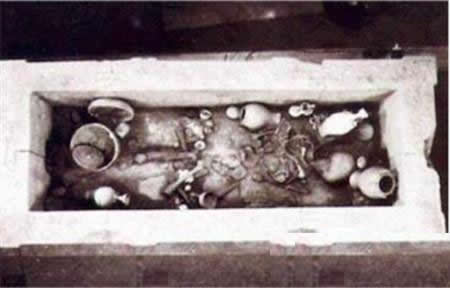 考古家发现隋朝古墓 棺材上有4字至今无人敢开(图) 考古家发现隋朝古墓 棺材上有4字至今无人敢开(图)