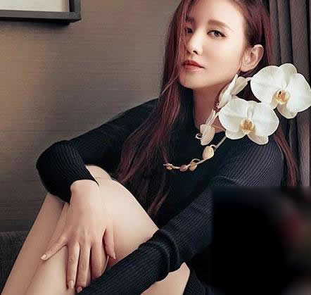 张萌整容失败了吗：这张照片撞脸陈赫前妻许婧