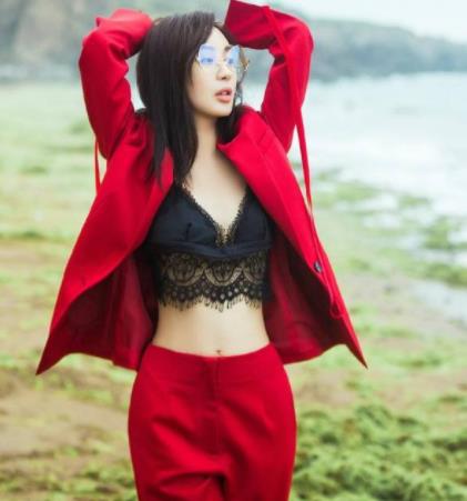 李菲儿男友是谁：网络曝光好事将近男友身份揭晓