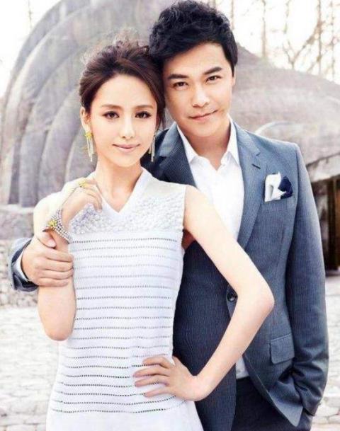 陈思诚庆生佟丽娅:照例零点准时为佟丽娅庆生(图) 陈思诚庆生佟丽娅:照例零点准时为佟丽娅庆生(图)