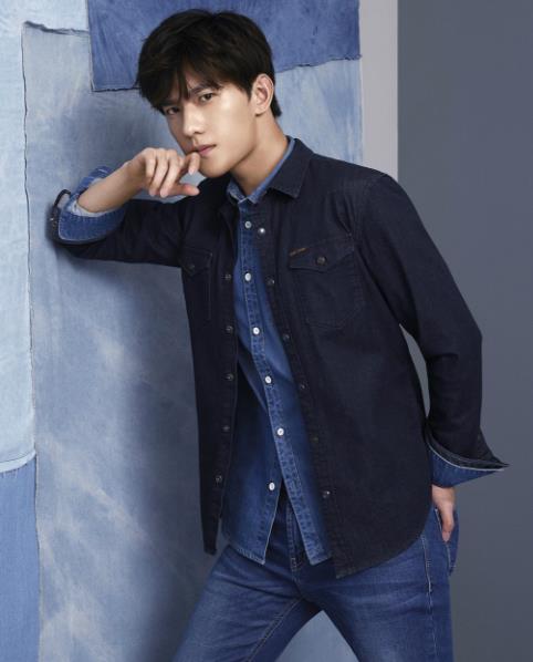 杨洋个人资料简介:杨洋家庭背景及妈妈照片曝光 杨洋个人资料简介:杨洋家庭背景及妈妈照片曝光