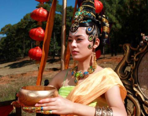 女儿国国王：个版本女儿国王造型图