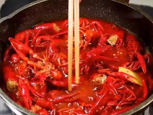 正宗麻辣龙虾的做法：过瘾麻辣味小龙虾做法步骤