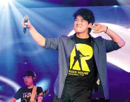 朋友歌词(作词作曲演唱)完整版歌词 朋友歌词(作词作曲演唱)完整版歌词