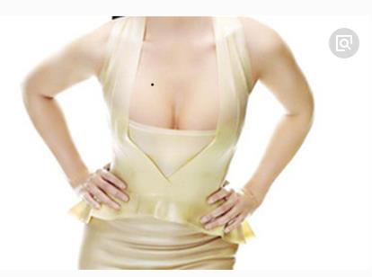 女人乳房长痣:女人胸部有痣各部位意思 女人乳房长痣:女人胸部有痣各部位意思