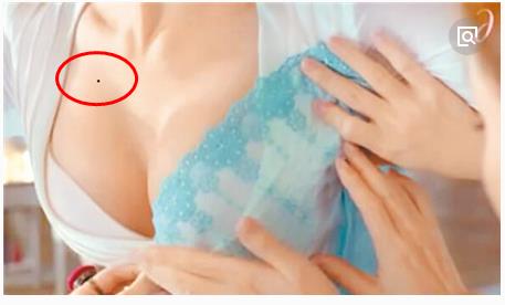女人乳房长痣:女人胸部有痣各部位意思 女人乳房长痣:女人胸部有痣各部位意思