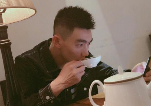 张馨予婚后晒生活照:夫妻之间照相技术大PK(图) 张馨予婚后晒生活照:夫妻之间照相技术大PK(图)