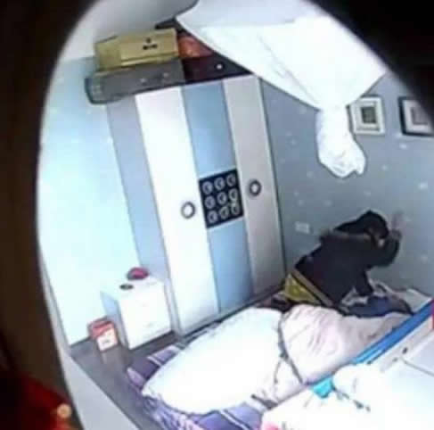 插座挂钩沐浴露，宾馆暗藏摄像头,出行一定记得多留个心眼