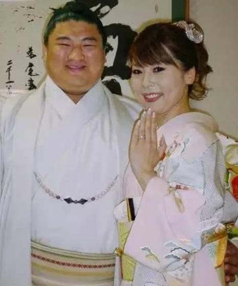 为啥日本女人都想嫁相扑队员:日本妹子这样回答(图) 为啥日本女人都想嫁相扑队员:日本妹子这样回答(图)
