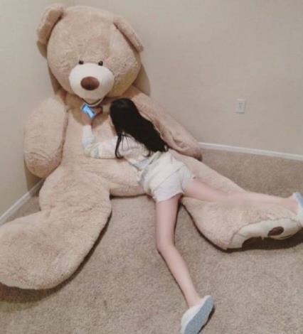 开门看到妹妹这样