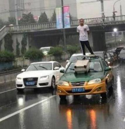 论坐出租车就服眼前的这位大哥