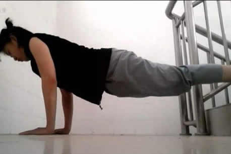 一天做几个俯卧撑适合:俯卧撑动作标准及好处 一天做几个俯卧撑适合:俯卧撑动作标准及好处