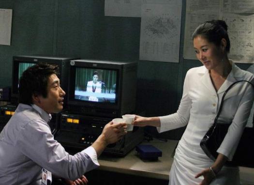 女教授的隐秘魅力 电影：剧照大放送（组图）