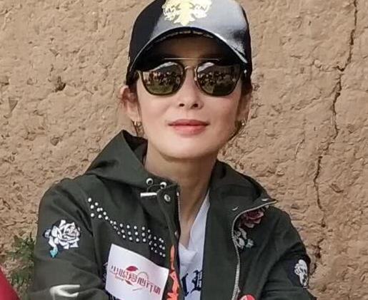 50岁张敏美丽依旧:张敏近照依旧明艳照人(图) 50岁张敏美丽依旧:张敏近照依旧明艳照人(图)