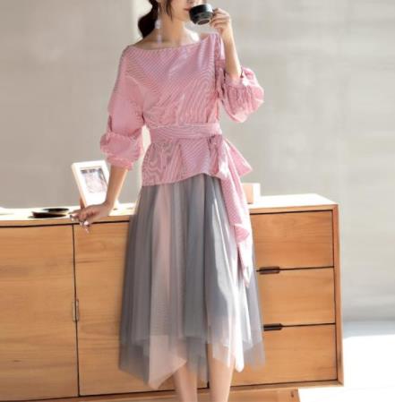 女人味十足的几款洋气套装：女神必备潮流搭配（图）