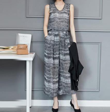 女人味十足的几款洋气套装：女神必备潮流搭配（图）