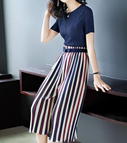 女人味十足的几款洋气套装：女神必备潮流搭配（图）