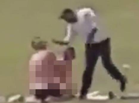 情侣公园当众翻云覆雨30分钟:家长上前暴揍网友点赞 情侣公园当众翻云覆雨30分钟:家长上前暴揍网友点赞