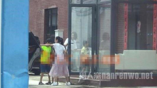 王宝强恋情疑似曝光是真的吗:神秘女友是谁揭晓 王宝强恋情疑似曝光是真的吗:神秘女友是谁揭晓