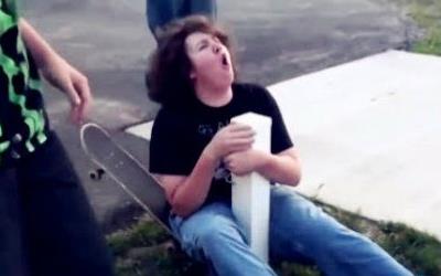 蛋疼什么意思：蛋疼的来源和意思及使用例句