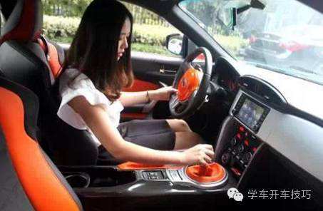 新手上路开车技巧：八个步骤教你安全停车