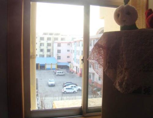 擦玻璃的方法:巧窍门让玻璃快速洁净维持半年 擦玻璃的方法:巧窍门让玻璃快速洁净维持半年