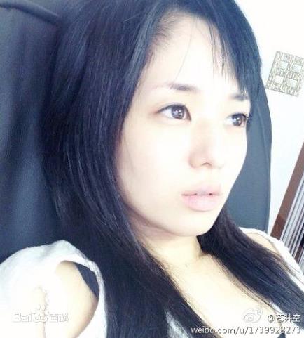 苍井空资料简介：苍井空的甜美自拍照和热门作品