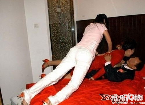 奇葩闹洞房男人没女人玩的嗨：接受不了啊啊啊