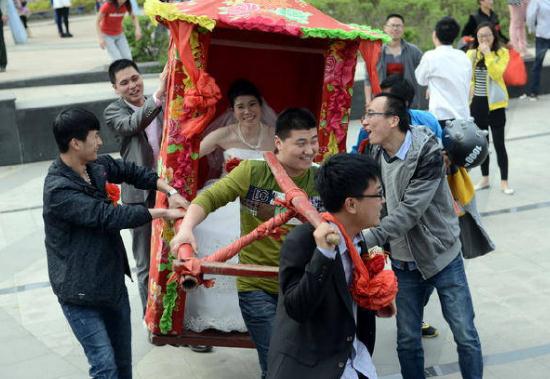 奇葩闹洞房男人没女人玩的嗨：接受不了啊啊啊