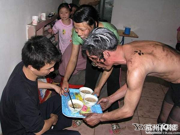 奇葩闹洞房男人没女人玩的嗨：接受不了啊啊啊