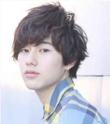 男生烫什么发型好看：变身时尚潮男帅气小哥哥