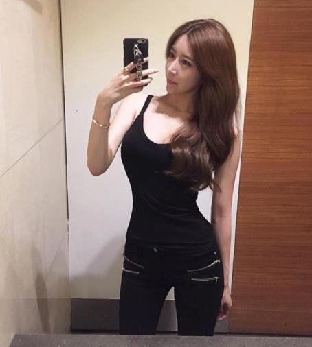 韩国正妹Choi Somi身材三围图：米娜Choi Somi资料图片