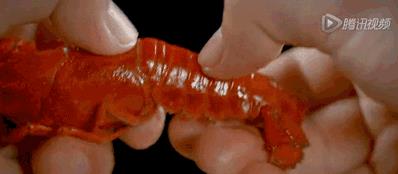 小龙虾的吃法剥法图解：喜欢吃虾就要先学会剥虾