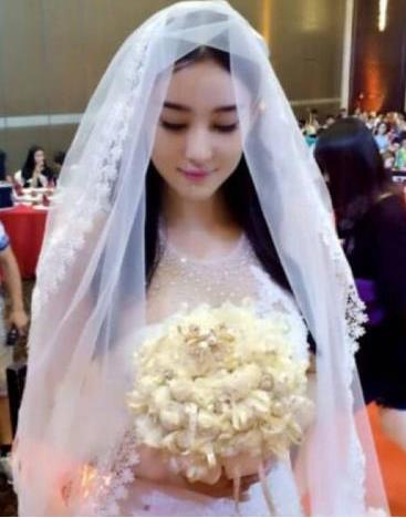 张馨予婚礼现场曝光:温馨甜美简约风十足(图) 张馨予婚礼现场曝光:温馨甜美简约风十足(图)