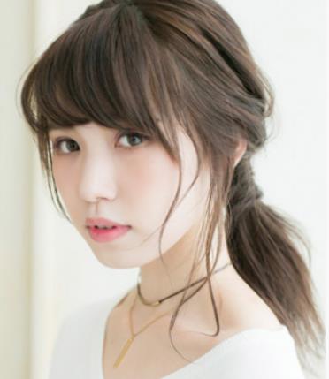 长发刘海发型图片2018：简单甜美发型欣赏（图）