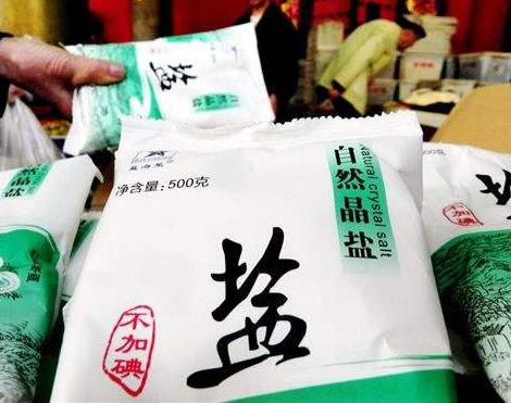 不吃盐会怎么样：不吃盐或少吃盐小心健康找上门