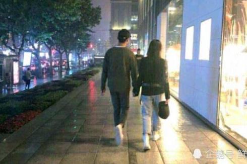 张恒承认与郑爽恋情:祝她们牵手一路走下去(图) 张恒承认与郑爽恋情:祝她们牵手一路走下去(图)