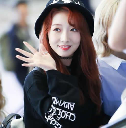 创造101女团孟美岐资料简介：宇宙少女美岐照片