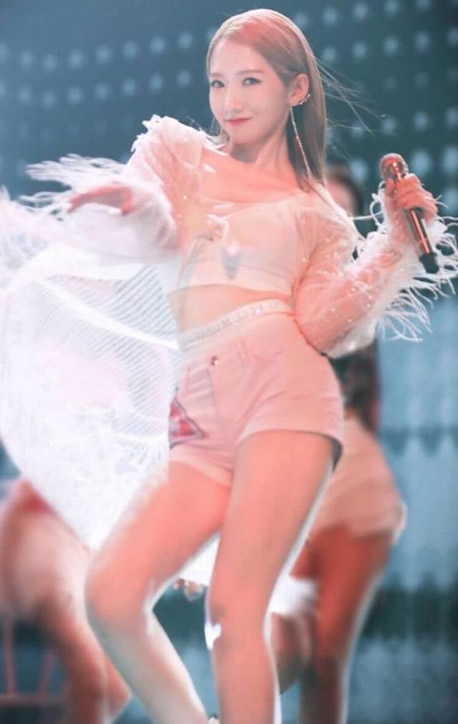 创造101女团孟美岐资料简介：宇宙少女美岐照片