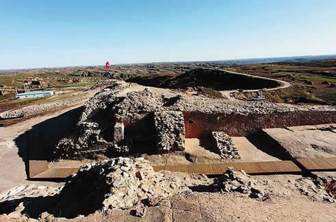 4000年前失落城市:巨型阶梯金字塔和填满人类头骨 4000年前失落城市:巨型阶梯金字塔和填满人类头骨